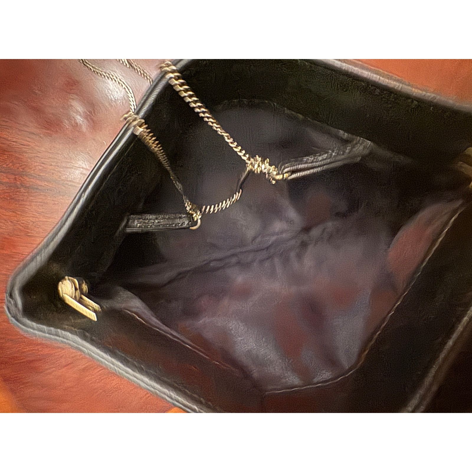 Vintage Vintage Beautiful Black Soft Leather Crossbody w/Bow Size ONE SIZE - 4 Thumbnail