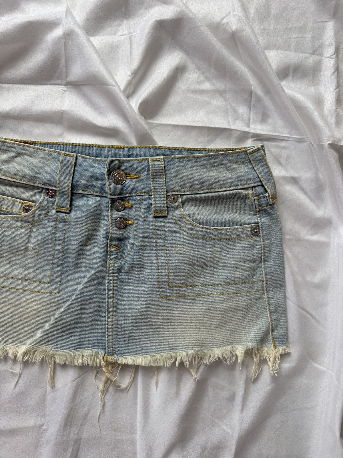 True Religion True Religion Y2K Big Logo Distressed Denim Sexy Mini Skirt Size 27" / US 4 / IT 40 - 7 Thumbnail