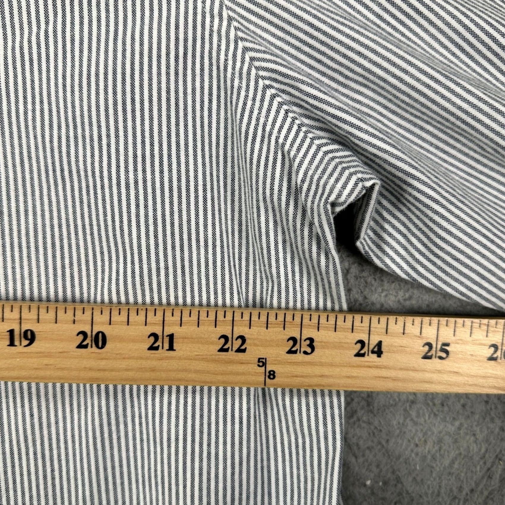 Banana Republic Banana Republic Shirt Button Up Men XL Gray Stripes Long Sleeve Slim Fit Size US XL / EU 56 / 4 - 7 Thumbnail