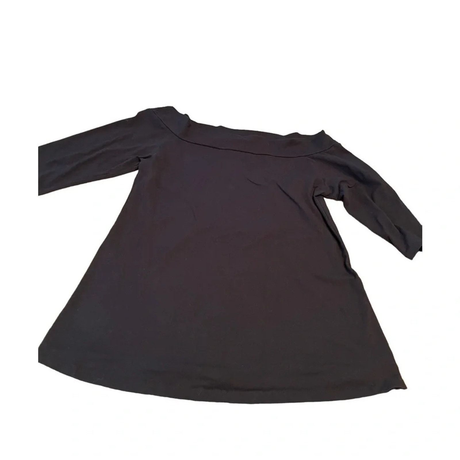 The Unbranded Brand Torrid Foxy top in black with 3/4 length sleeves, size 2. Size XS / US 0-2 / IT 36-38 - 1 Thumbnail