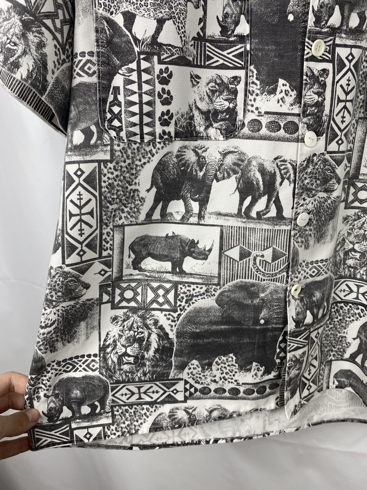 Vintage Vintage Shirt Button Up Short Sleeve Animal Print size L Size US L / EU 52-54 / 3 - 4 Thumbnail