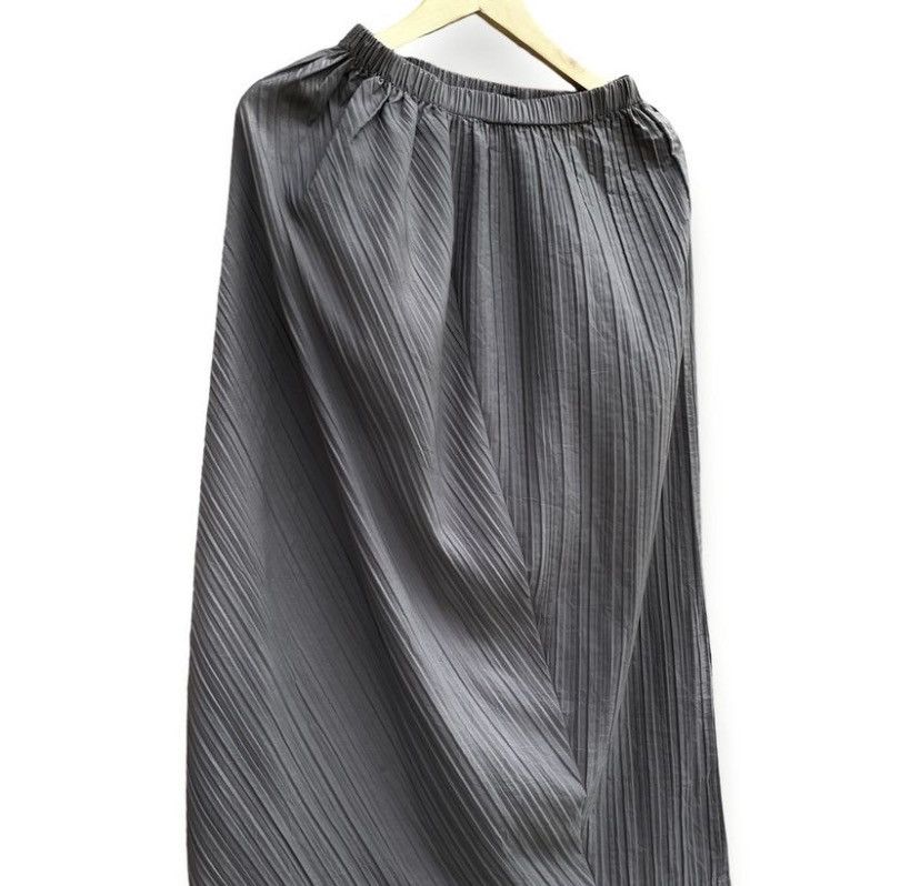 Issey Miyake Issey miyakr asymetric skirt Size 30" / US 8 / IT 44 - 2 Thumbnail