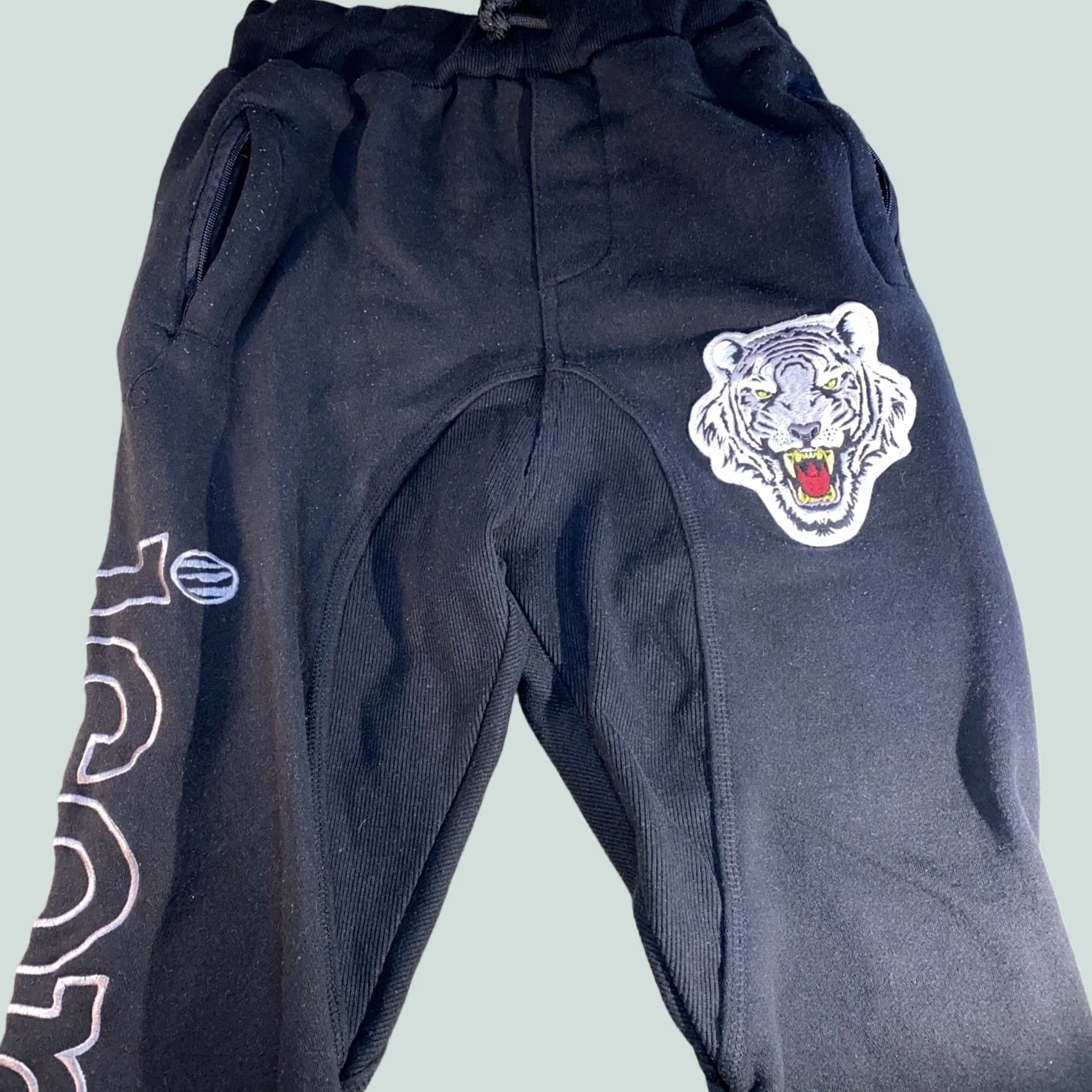Vintage Icon Men Sweatpants Joggers Black Tiger Size S Regular Men Pants Activewear Size US 29 - 1 Thumbnail