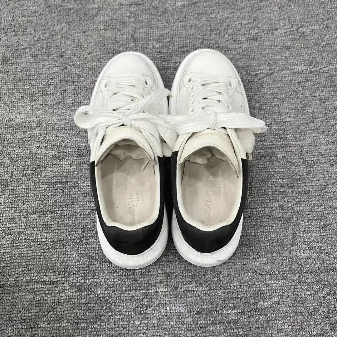 Alexander McQueen Alexander McQueen White Black Tail Sneakers. Size US 5 / IT 35 - 3 Thumbnail