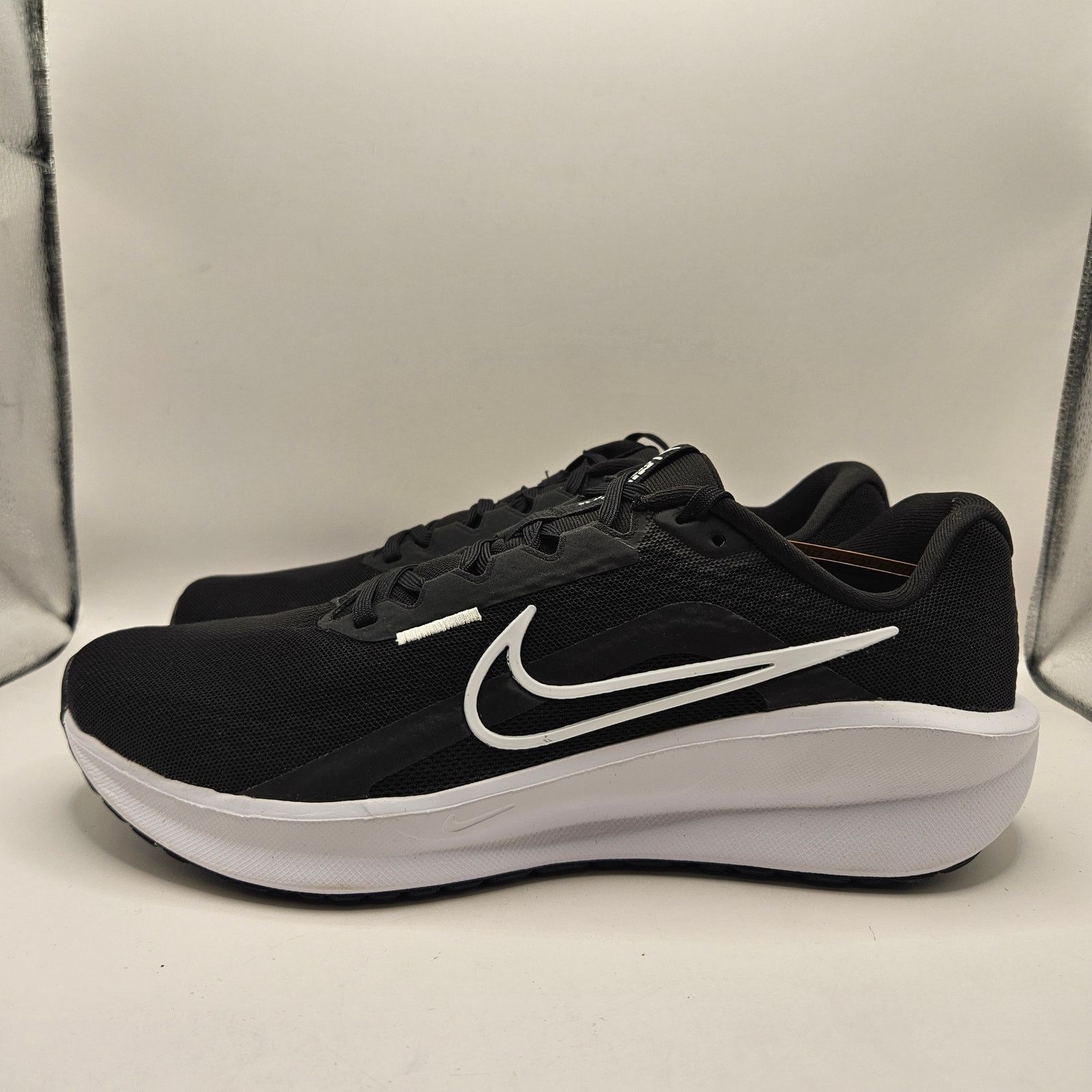 Nike NIKE MEN'S 11 DOWNSHIFTER 13 BLACK WHITE NWOB FD6454-001 Size US 11 / EU 44 - 2 Thumbnail
