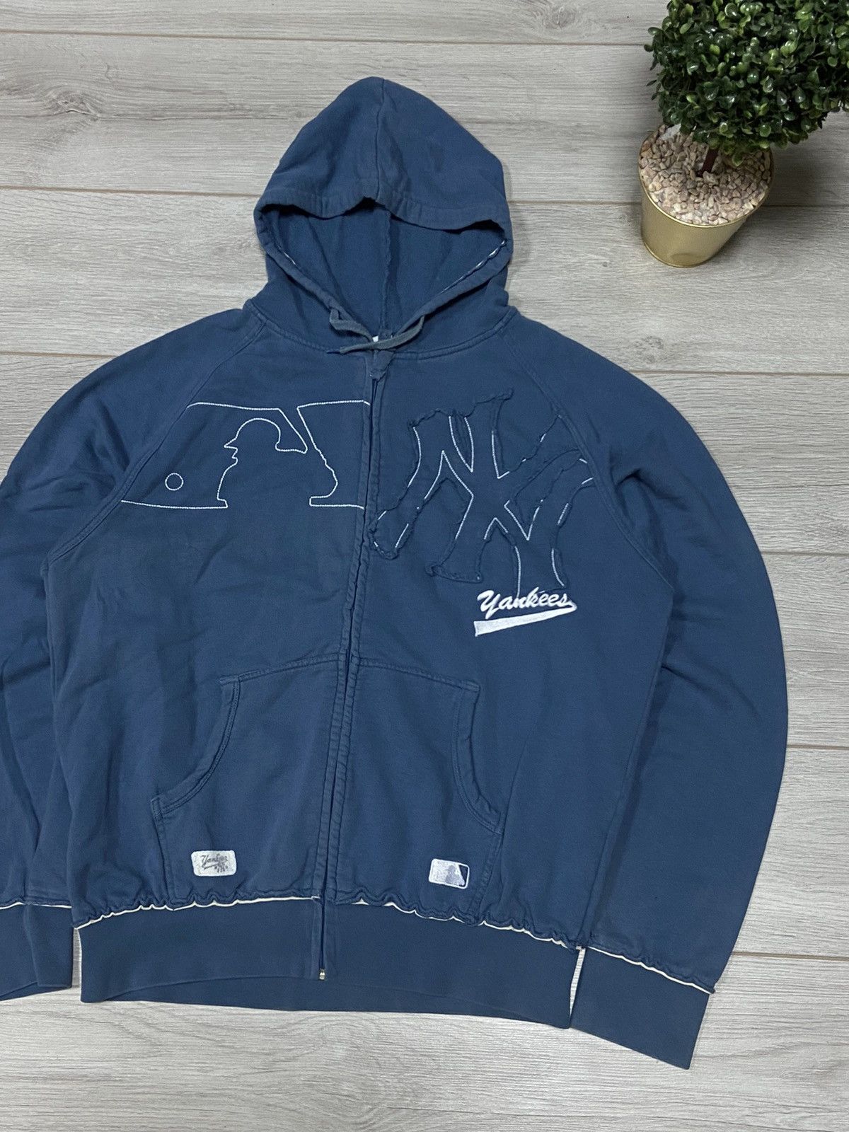 MLB NY NEW York Yankees vintage big logo zip hoodie Size US XL / EU 56 / 4 - 3 Thumbnail