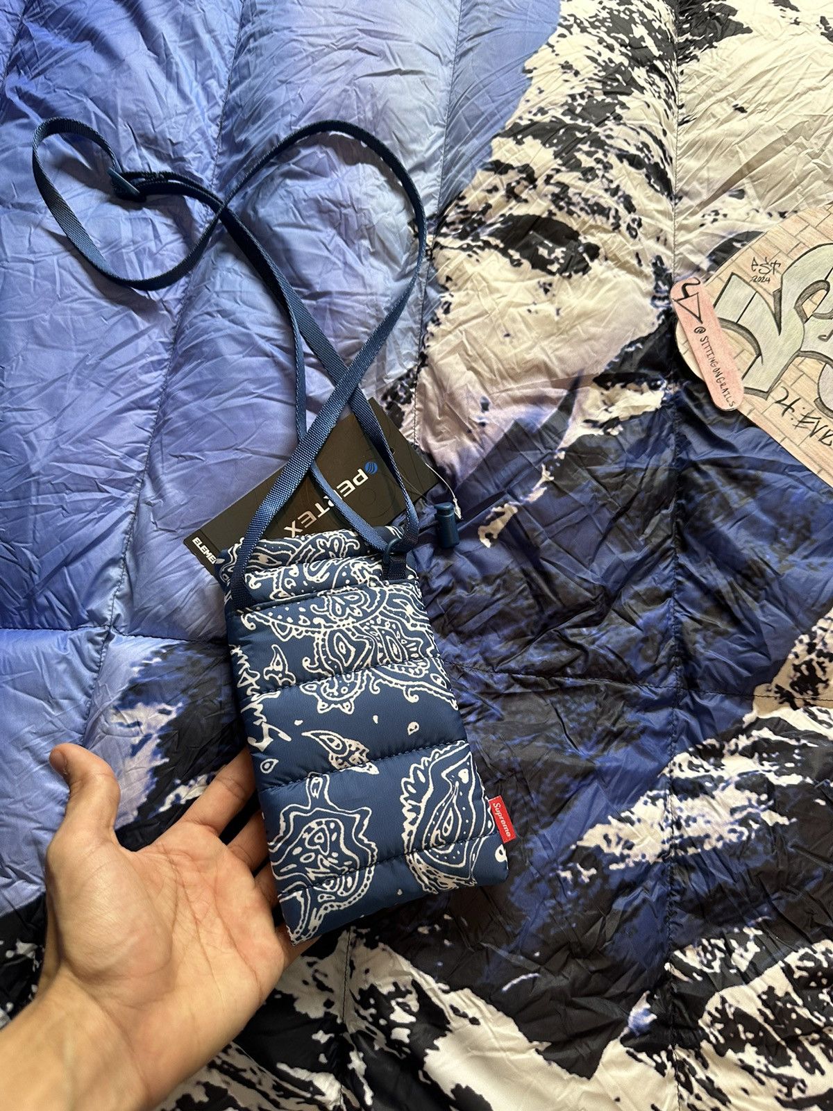 Supreme Puffer Pouch 