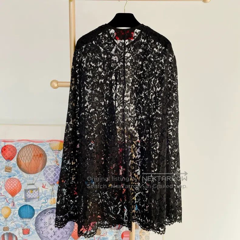 Valentino Valentino Black lace cape Size M / US 6-8 / IT 42-44 - 2 Thumbnail