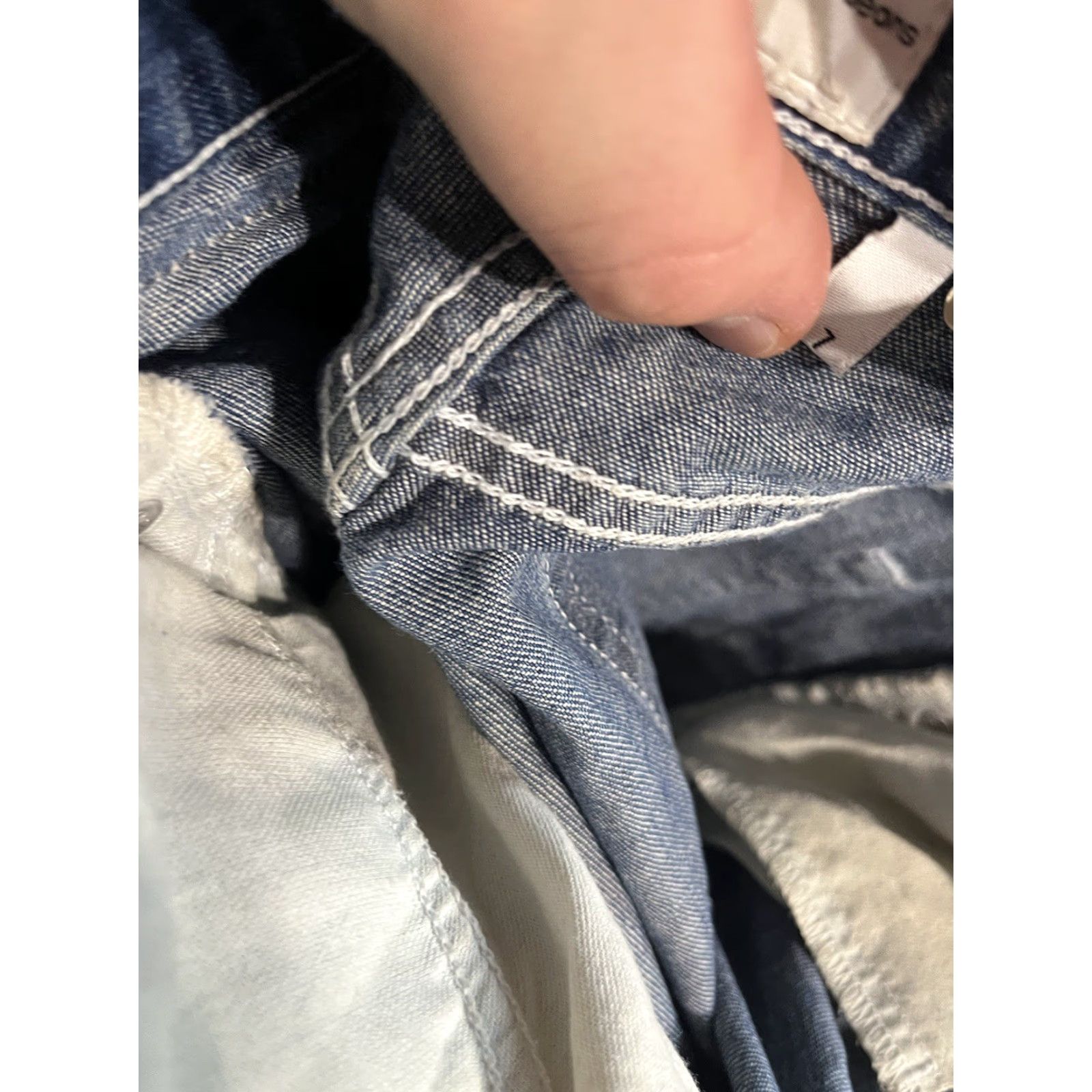 Calvin Klein Calvin Klein Jeans Women’s Straight Leg Denim Blue Light Blue Stone Wash Size 7 5-Pocket Design Inseam 28 in Regular Vintage: No N/A Size 28" / US 6 / IT 42 - 6 Thumbnail