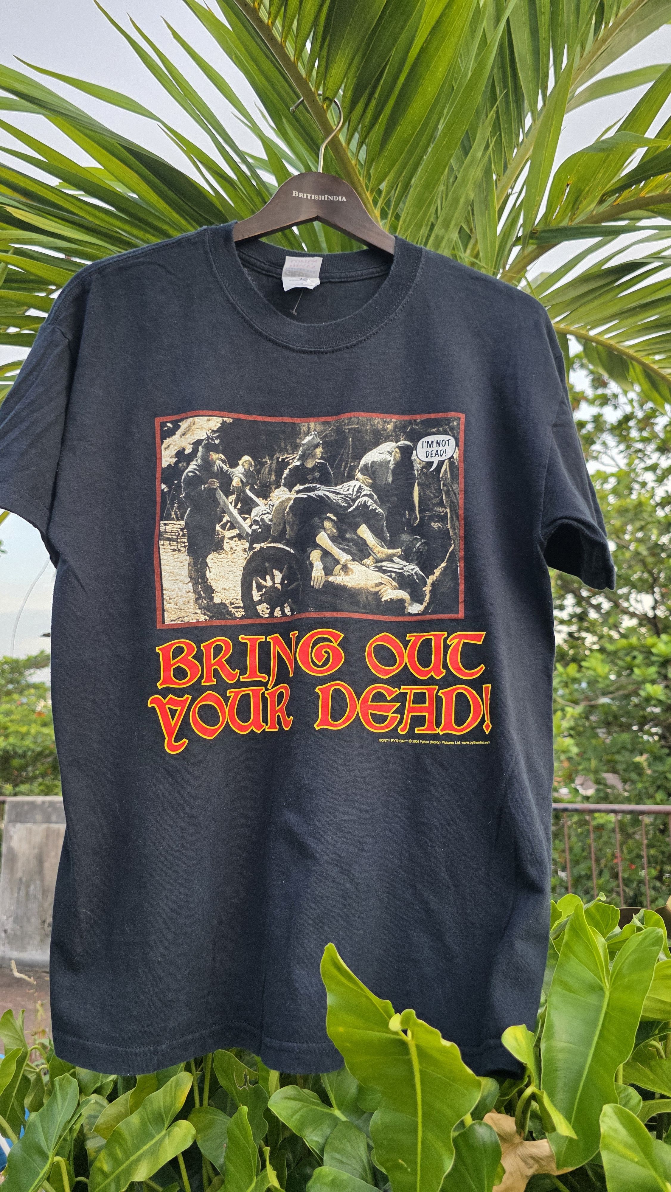 Gildan VINTAGE Y2K 2006 MONTY PYTHON BRING OUT YOUR DEAD TSHIRT Size US M / EU 48-50 / 2 - 1 Thumbnail