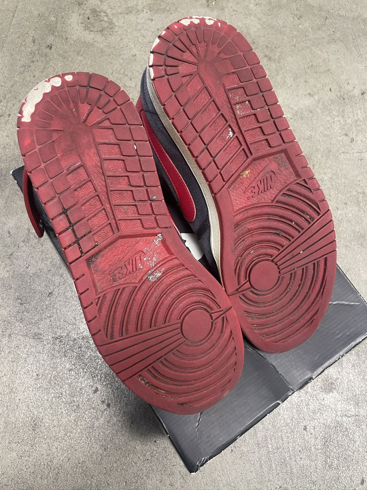 Jordan Brand 2012 Air Jordan 1 Retro AJKO Bred Size US 10 / EU 43 - 7 Thumbnail