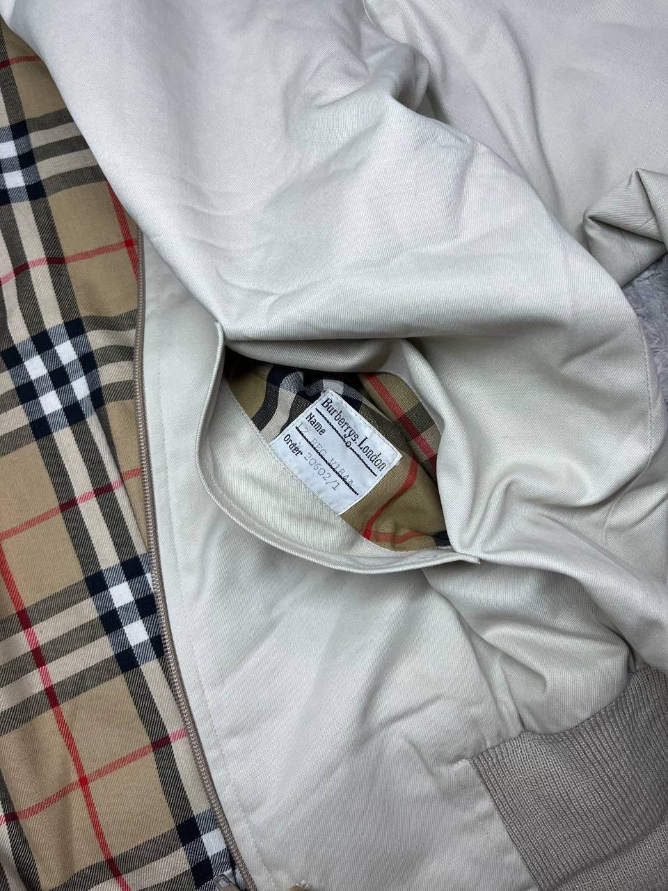 Burberry Burberry Nova Check Vintage Bomber Jacket Size US S / EU 44-46 / 1 - 7 Thumbnail