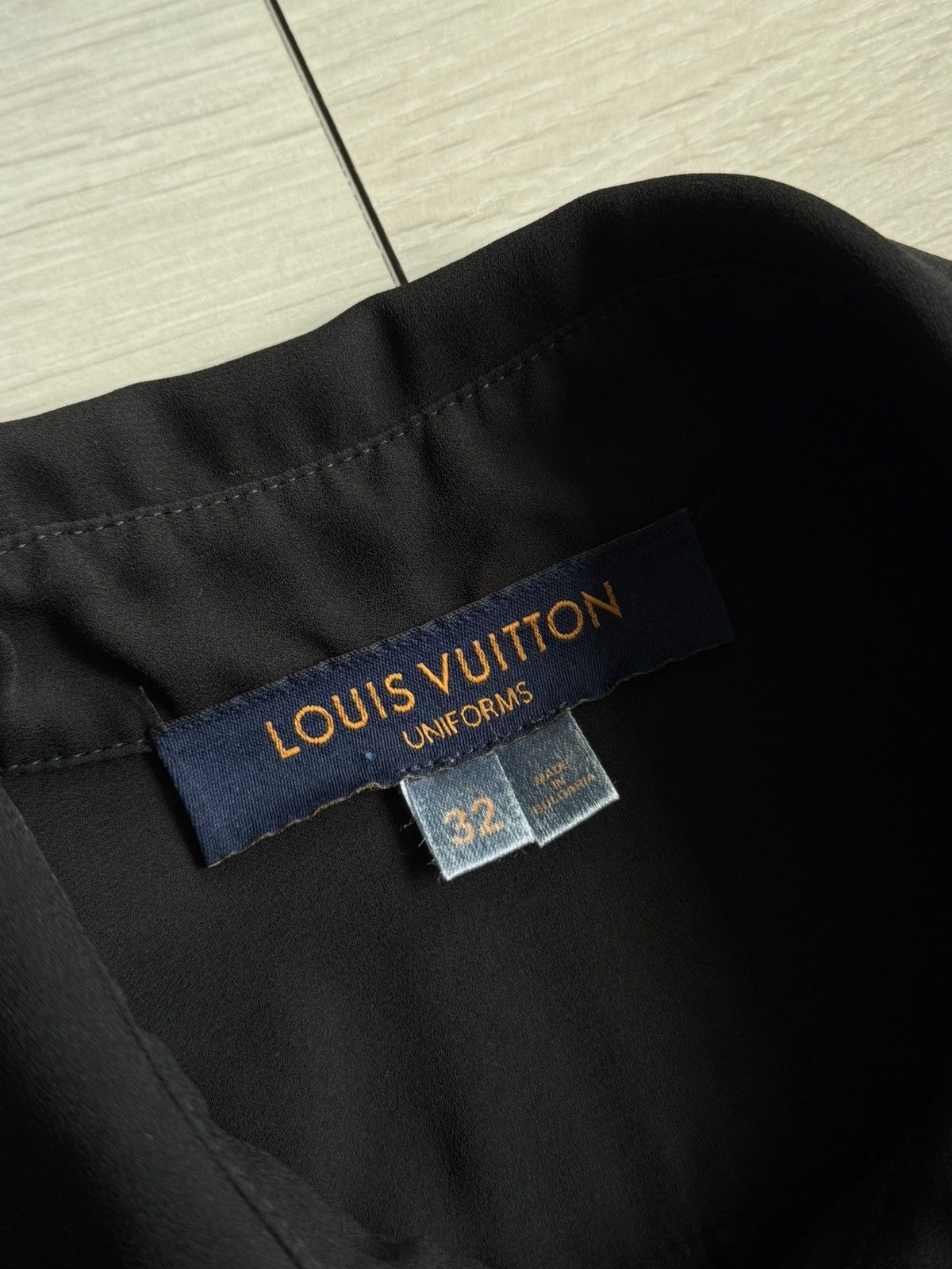 Louis Vuitton Louis Vuitton Uniforms Gold Button Up Blouse Size M / US 6-8 / IT 42-44 - 10 Thumbnail