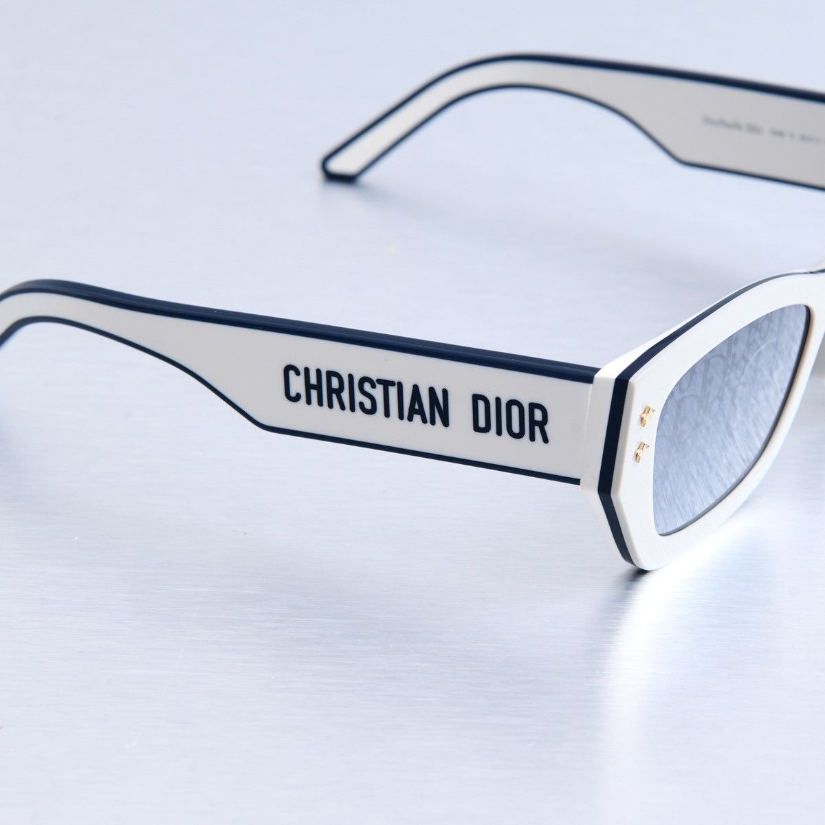 Dior DIOR DIORPACIFIC S2U 95A8 SUNGLASSES Size ONE SIZE - 3 Thumbnail