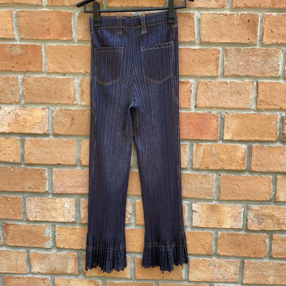 Pleats Please Issey Miyake Pleats Please Printed Jeans Flare Pants Size 25" / US 0 / IT 36 - 2 Thumbnail