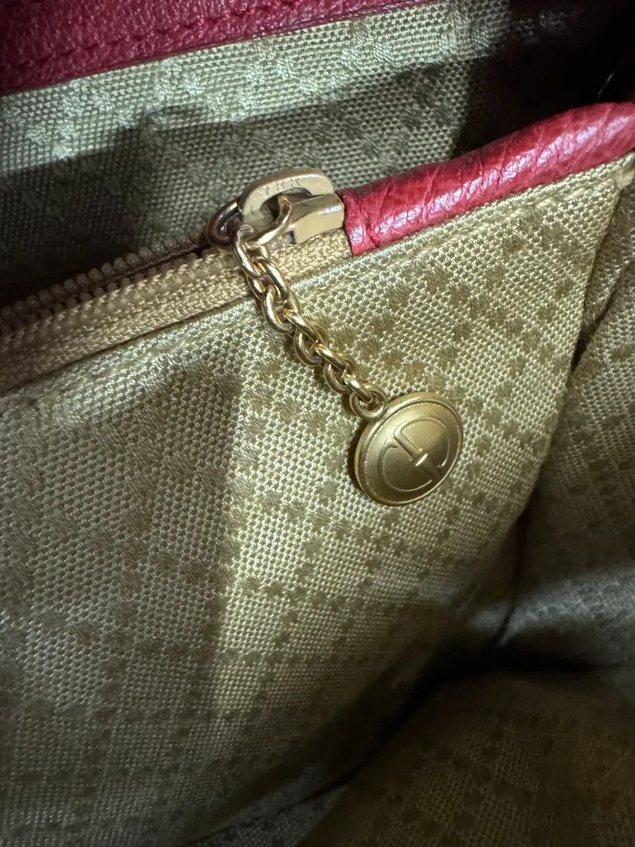 Gucci 1990s Gucci Red Suede Leather Bamboo Handle Shoulder Bag Size ONE SIZE - 8 Thumbnail