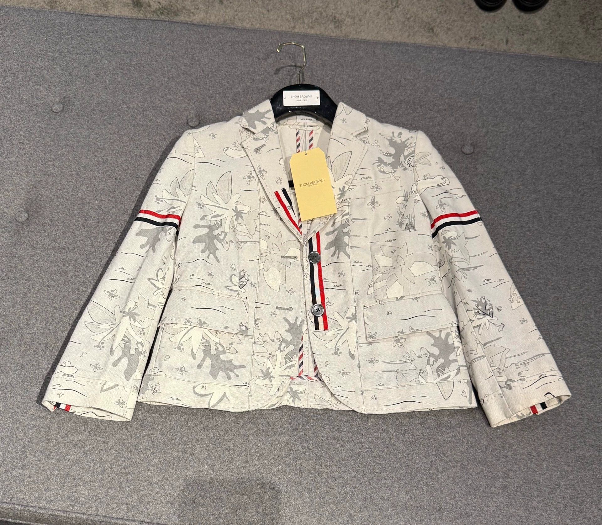 Thom Browne Thom Browne Women's Runway Double Sleeve Logo White Blazer Size S / US 4 / IT 40 - 3 Thumbnail