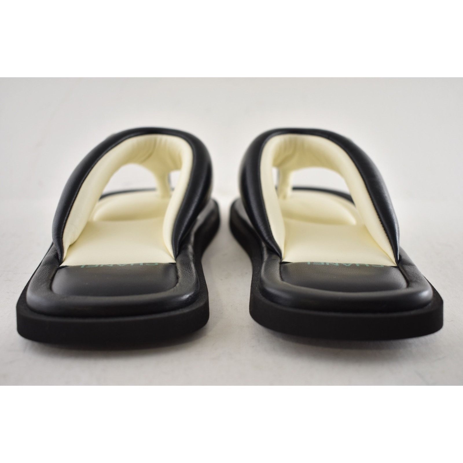 Chanel 22P Padded Pool Thong Logo Mule Slide Flat Sandal 36 Size US 6 / IT 36 - 13 Thumbnail
