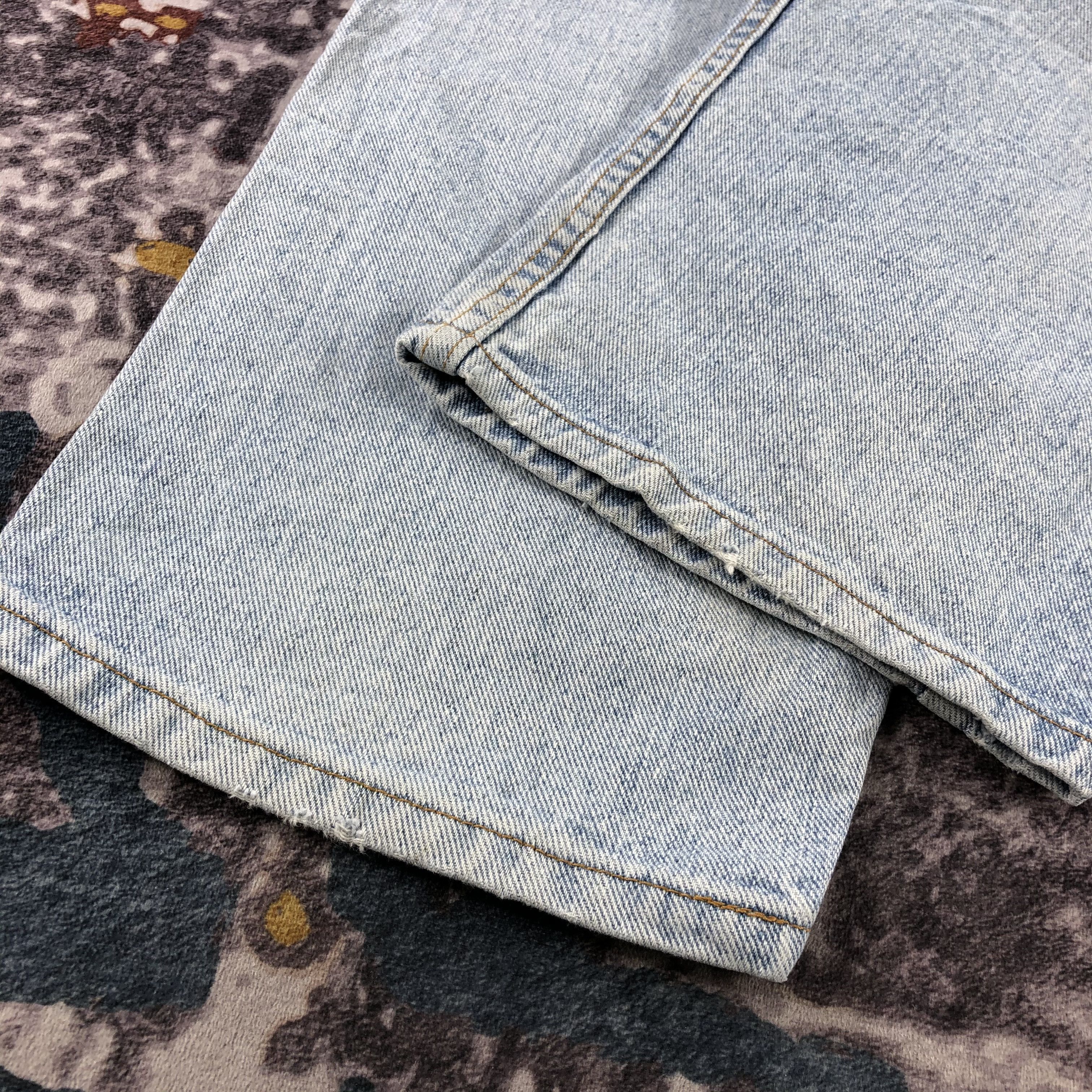 Levi's × Vintage Vintage 90s Light Wash Levis 554 Jeans-JM3165 Size US 37 - 4 Thumbnail