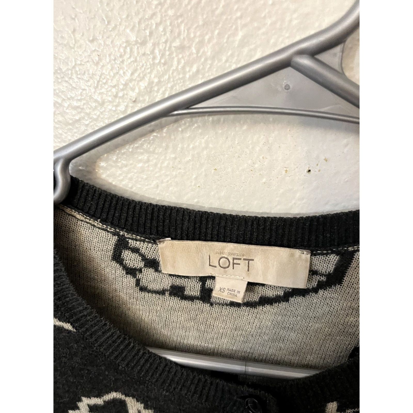 Loft VINTAGE Loft Sweater Womens XS Gray Floral Cardigan Button Up Round Neck Knit 100% Cotton Womens Cardigan Xs Gray Floral Loft Shirt Size XS / US 0-2 / IT 36-38 - 3 Thumbnail