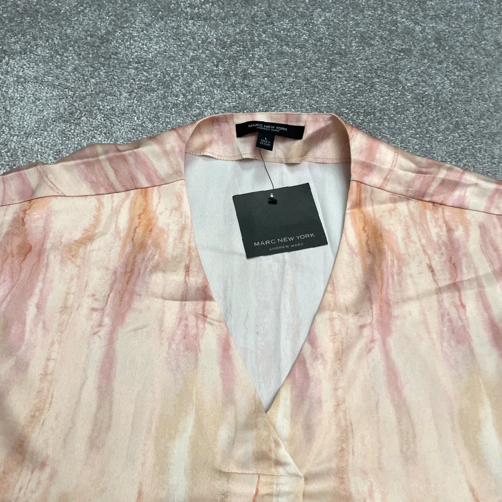 Andrew Marc Andrew Marc Blouse Womens Large Peach Tie-Dye V-Neck Casual NWT Size L / US 10 / IT 46 - 3 Thumbnail