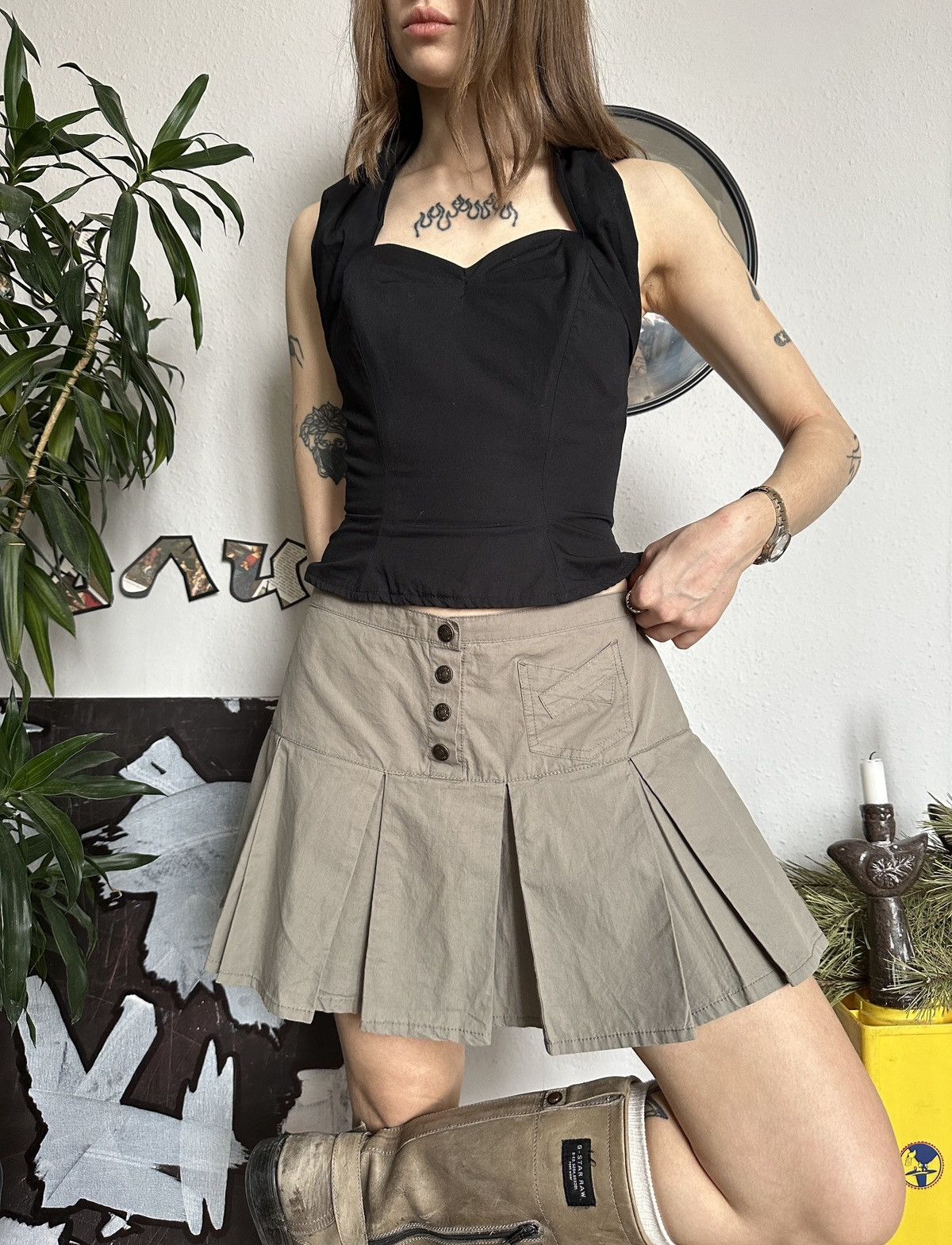 Seditionaries Vintage Military Pleated Mini Skirt Gorpcore 00s Size 34" / US 12 / IT 48 - 1 Thumbnail
