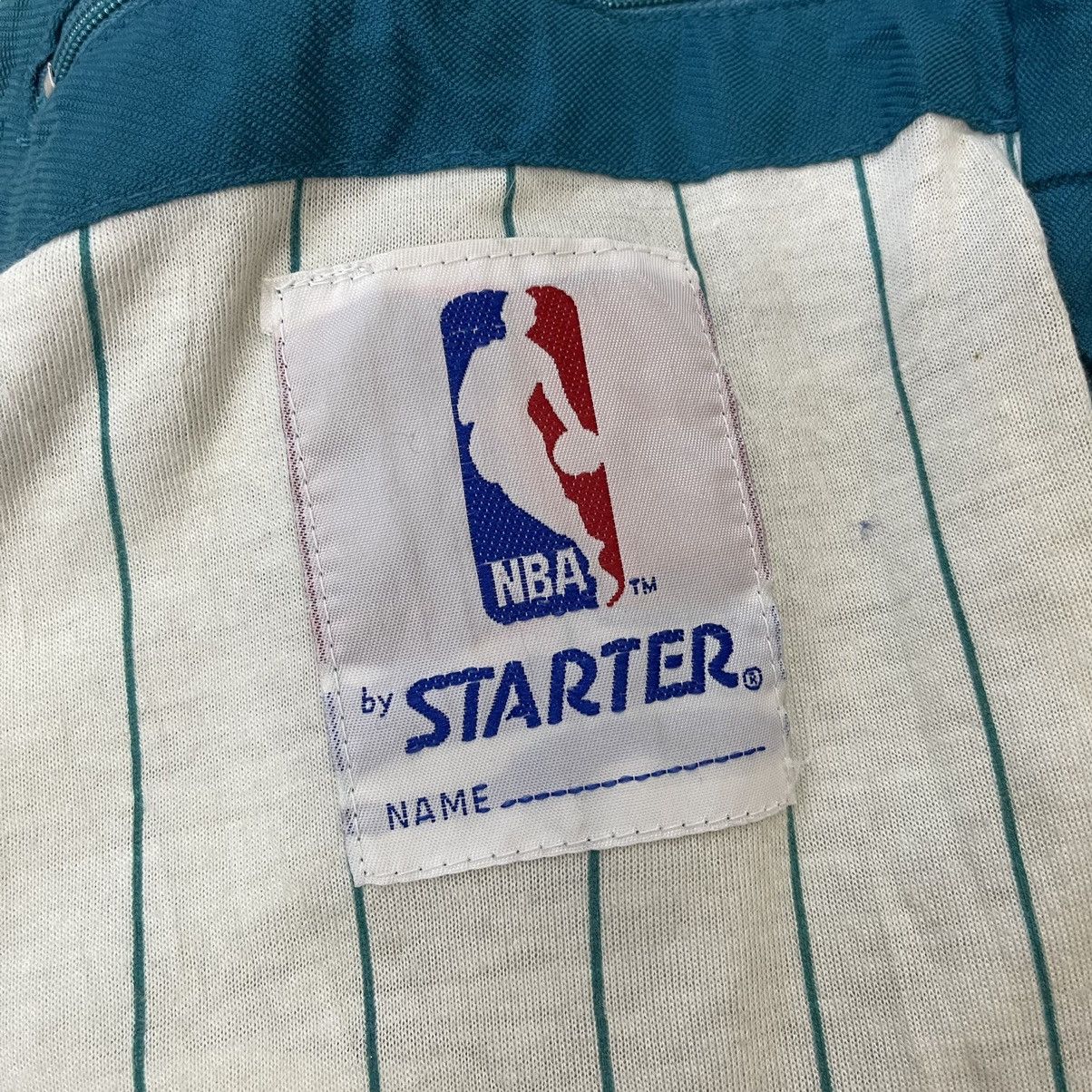 NBA × Starter Charlotte Hornetts Big Logo Zipper Jacket Sun Faded Size XL Size US XL / EU 56 / 4 - 23 Thumbnail
