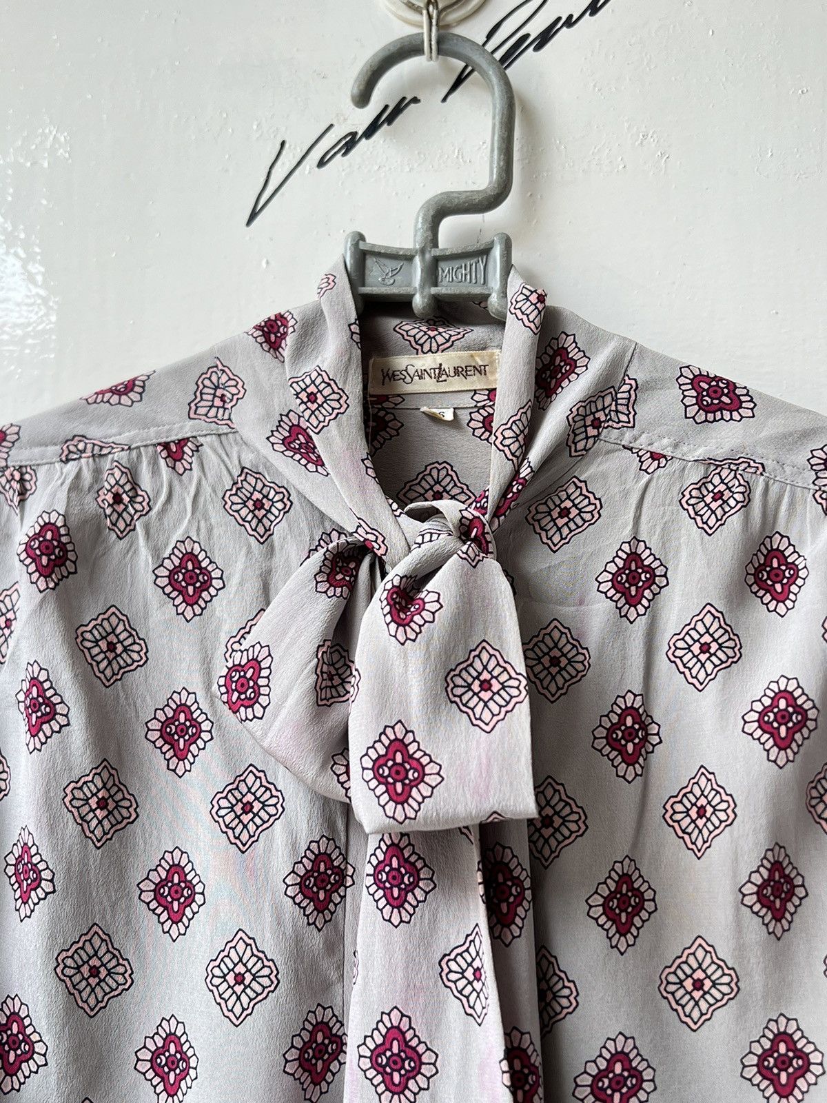 Yves Saint Laurent Yves Saint Laurent YSL Motive Blouse Size L / US 10 / IT 46 - 4 Thumbnail