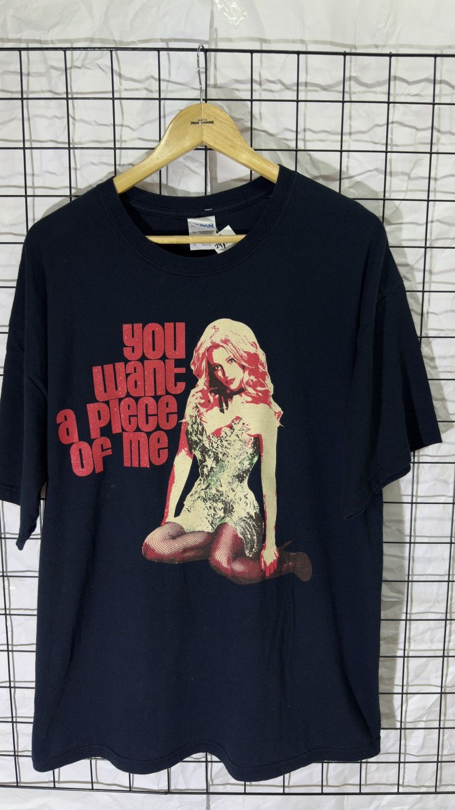 Band Tees Vintage 2009 britney spears tour tee shirt Size US XL / EU 56 / 4 - 3 Thumbnail