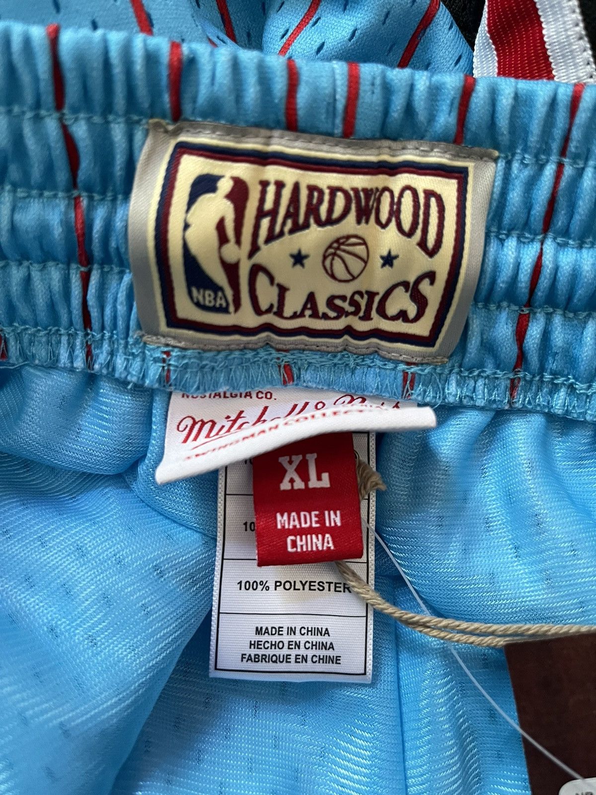 Mitchell & Ness Chicago Bulls Hardwood Classic Reload Swingman Shorts Size US 38 / EU 54 - 7 Thumbnail