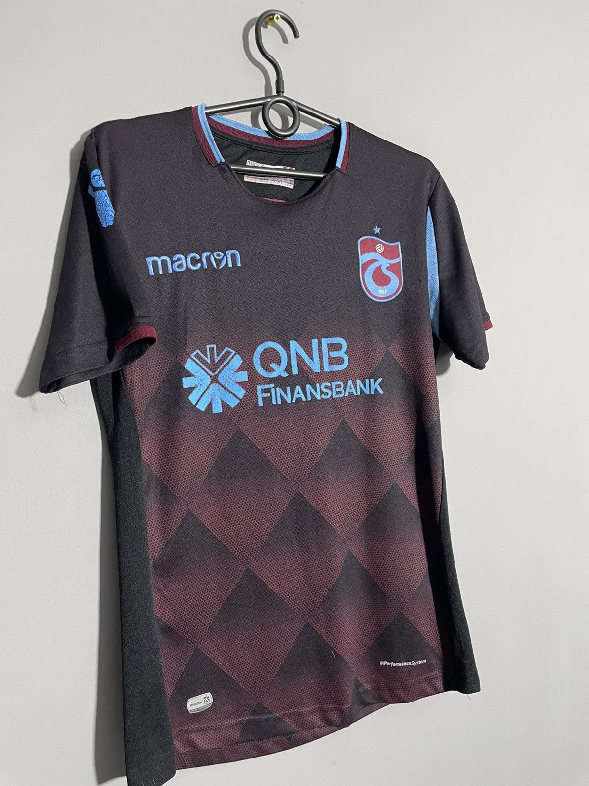 Macron × Vintage TRABZONSPOR 2018 2019 THIRD FOOTBALL SHIRT size S Size US S / EU 44-46 / 1 - 2 Thumbnail
