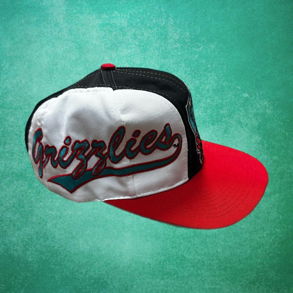 Vintage Vancouver Grizzlies Logo Athletic Snapback