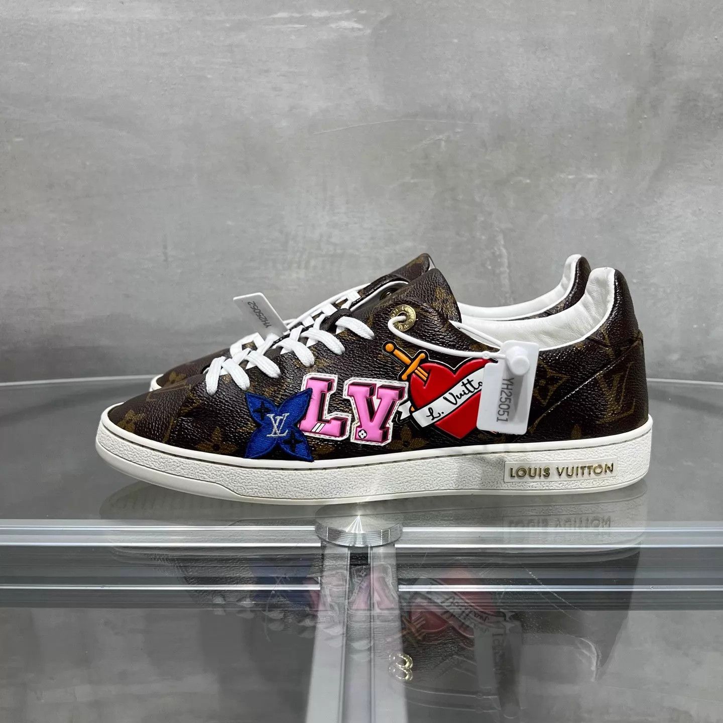 Louis Vuitton LV Monogram Casual Sneaker UK4/38 Size US 7.5 / IT 37.5 - 3 Thumbnail