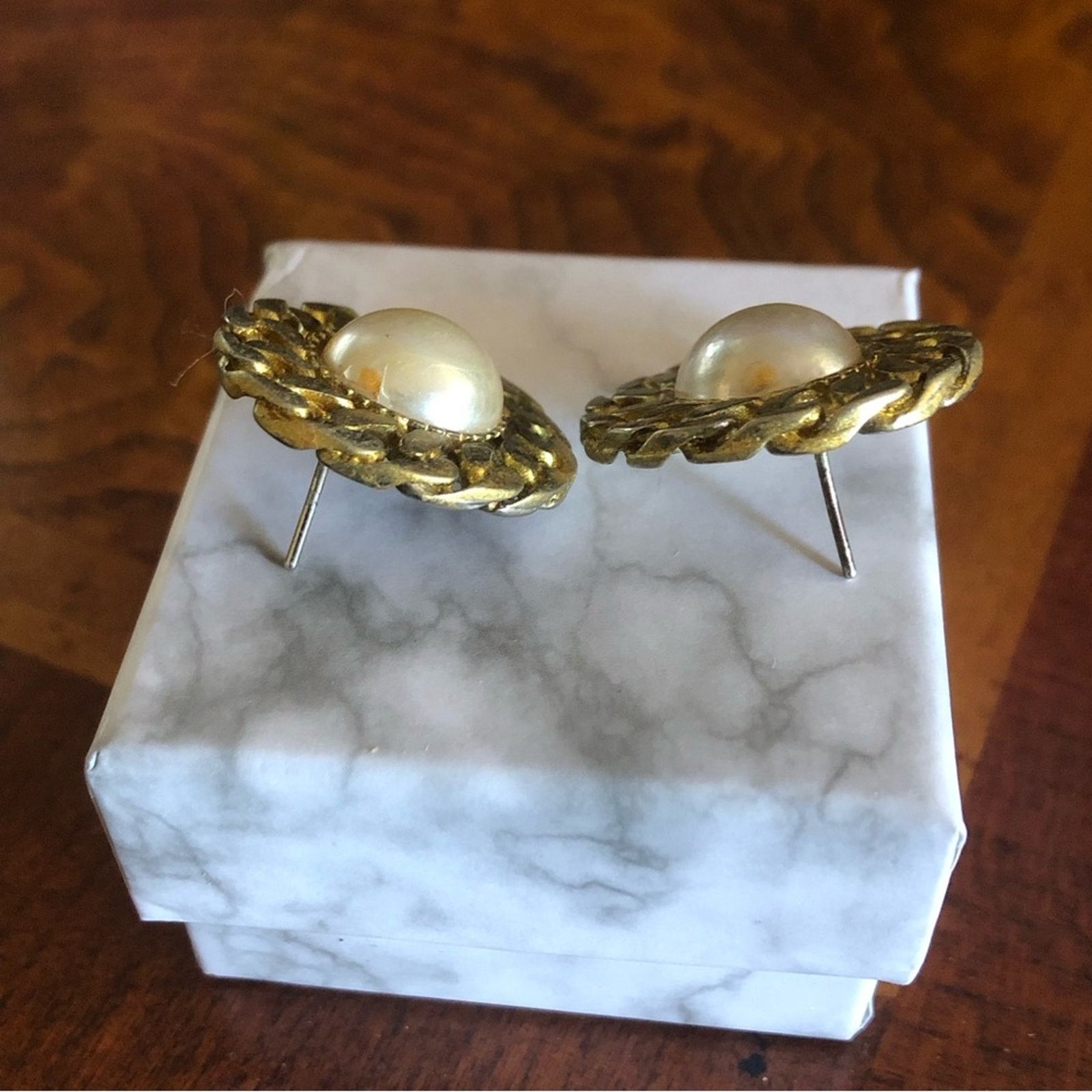 Vintage Vintage 70s gold plated chain wrapped faux pearl earring Size ONE SIZE - 3 Thumbnail