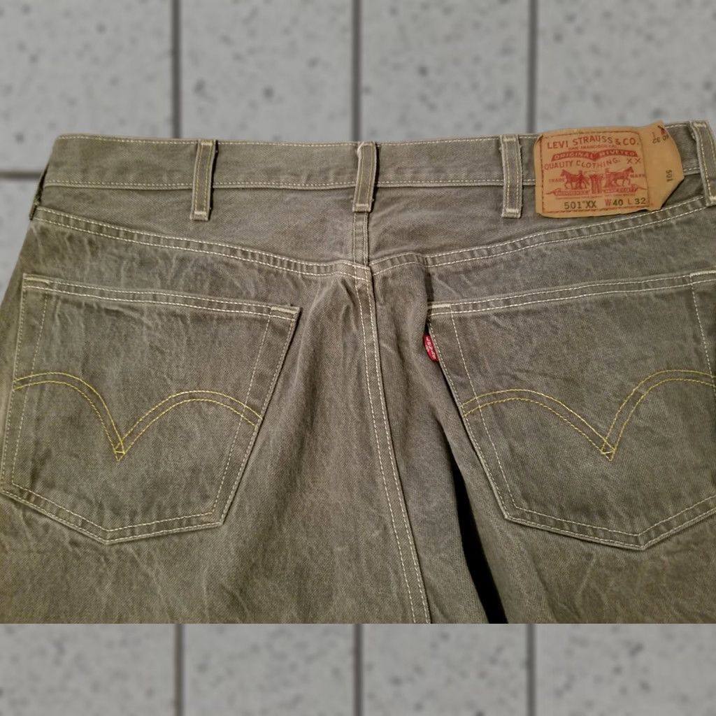 Levi's VINTAGE Levi's 501 Jeans Gray Denim Pants 40x32 Classic Straight Mens Jeans 40x32 Gray Levi's 501 Men's Straight Denim Pants 40x32 Size US 40 / EU 56 - 1 Thumbnail