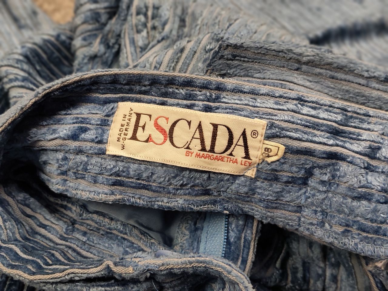 Escada Vintage Escada By Margaretha Ley Corduroy Velour Blue Pants Size 38" / US 16 / IT 52 - 19 Thumbnail