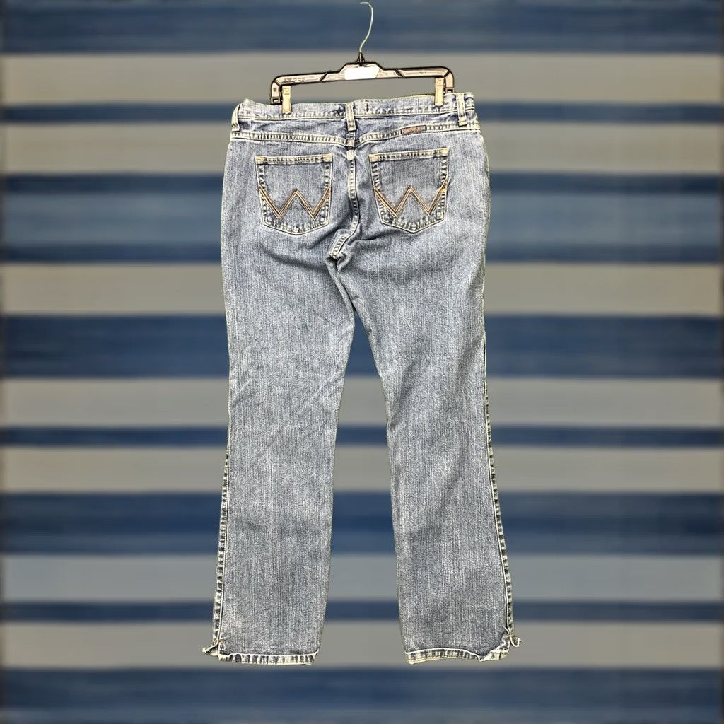 Wrangler Wrangler Jeans Low Rise Bootcut Womens 34 Inseam Denim Blue 5-Pocket Western Southwestern Cowboy Retro Wrangler Retro Jeans Womens Boys Womens Size 34" / US 12 / IT 48 - 1 Thumbnail
