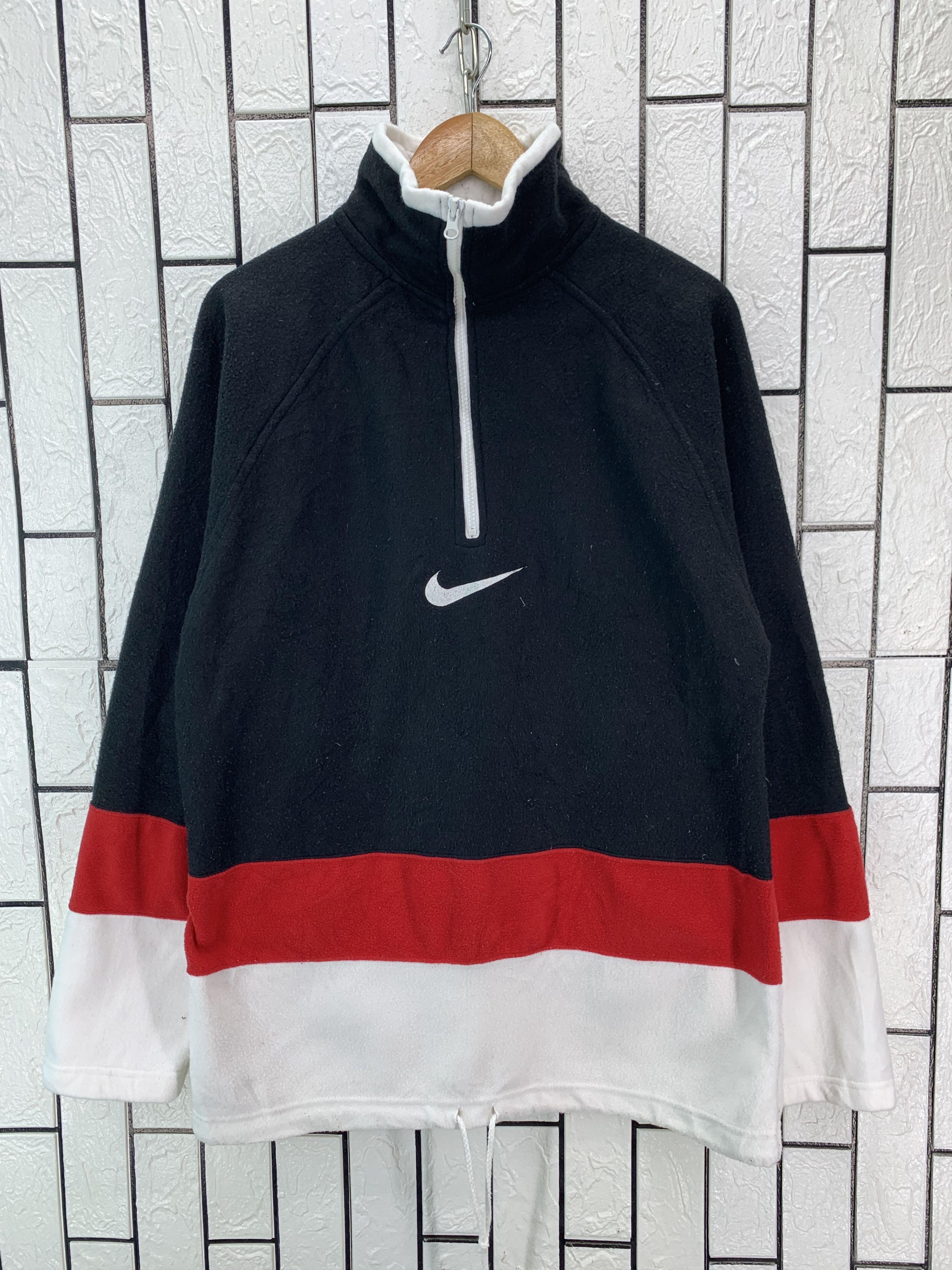 Nike Vintage Nike Center Embroidered Logo Size US M / EU 48-50 / 2 - 1 Thumbnail