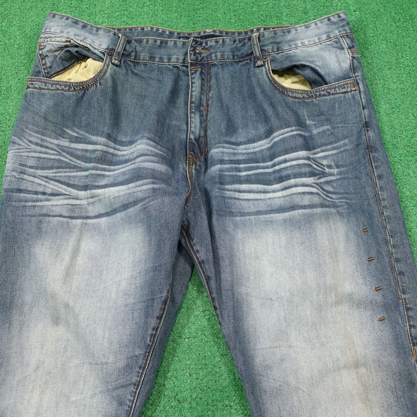Rocawear Vintage Rocawear Relaxed Fit Denim Jeans Size 42 Blue Hip-Hop Style Men’s 33.5 Inseam Size US 42 / EU 58 - 2 Thumbnail
