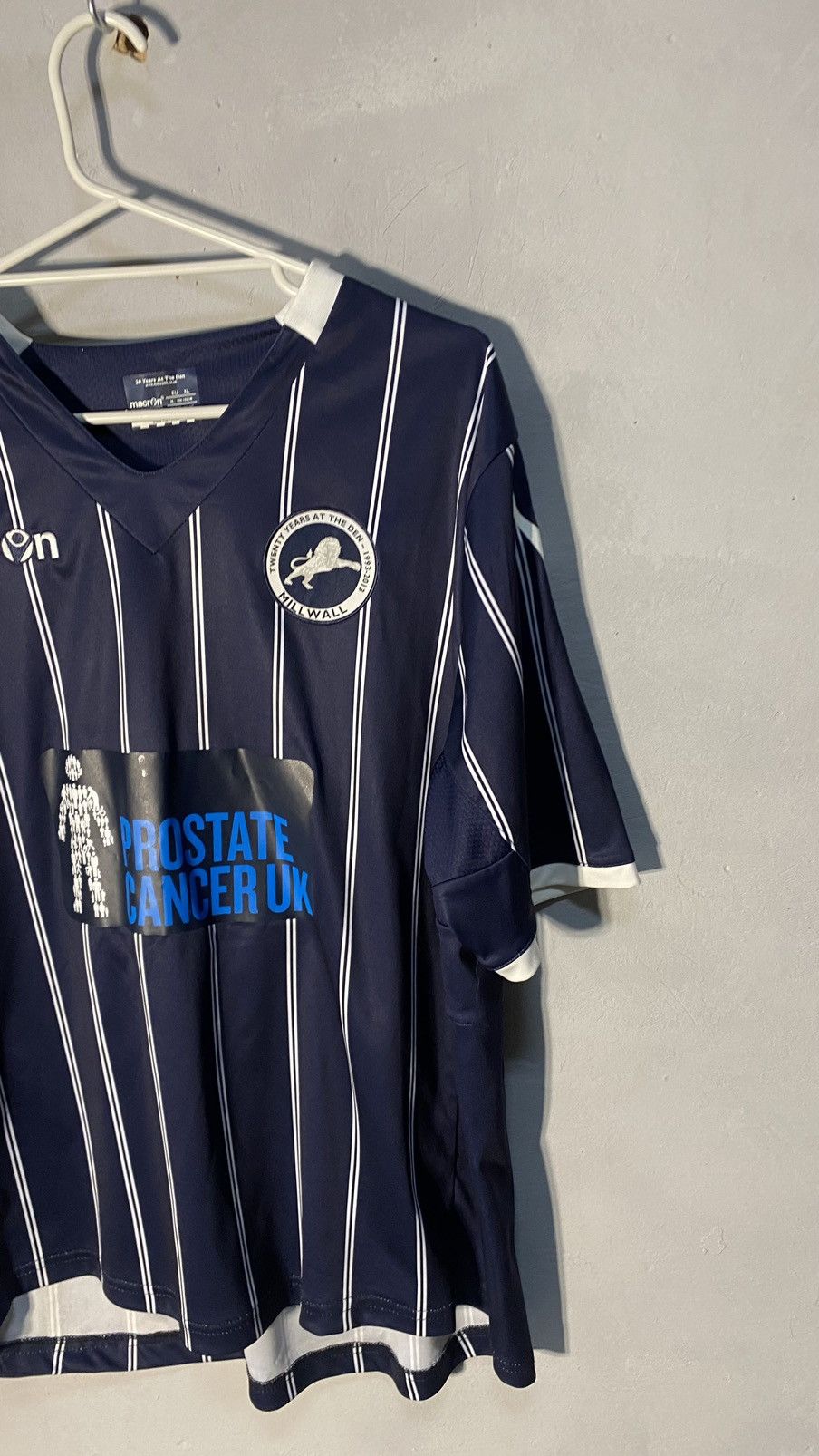 Other Millwall soccer jersey Size US XL / EU 56 / 4 - 2 Thumbnail