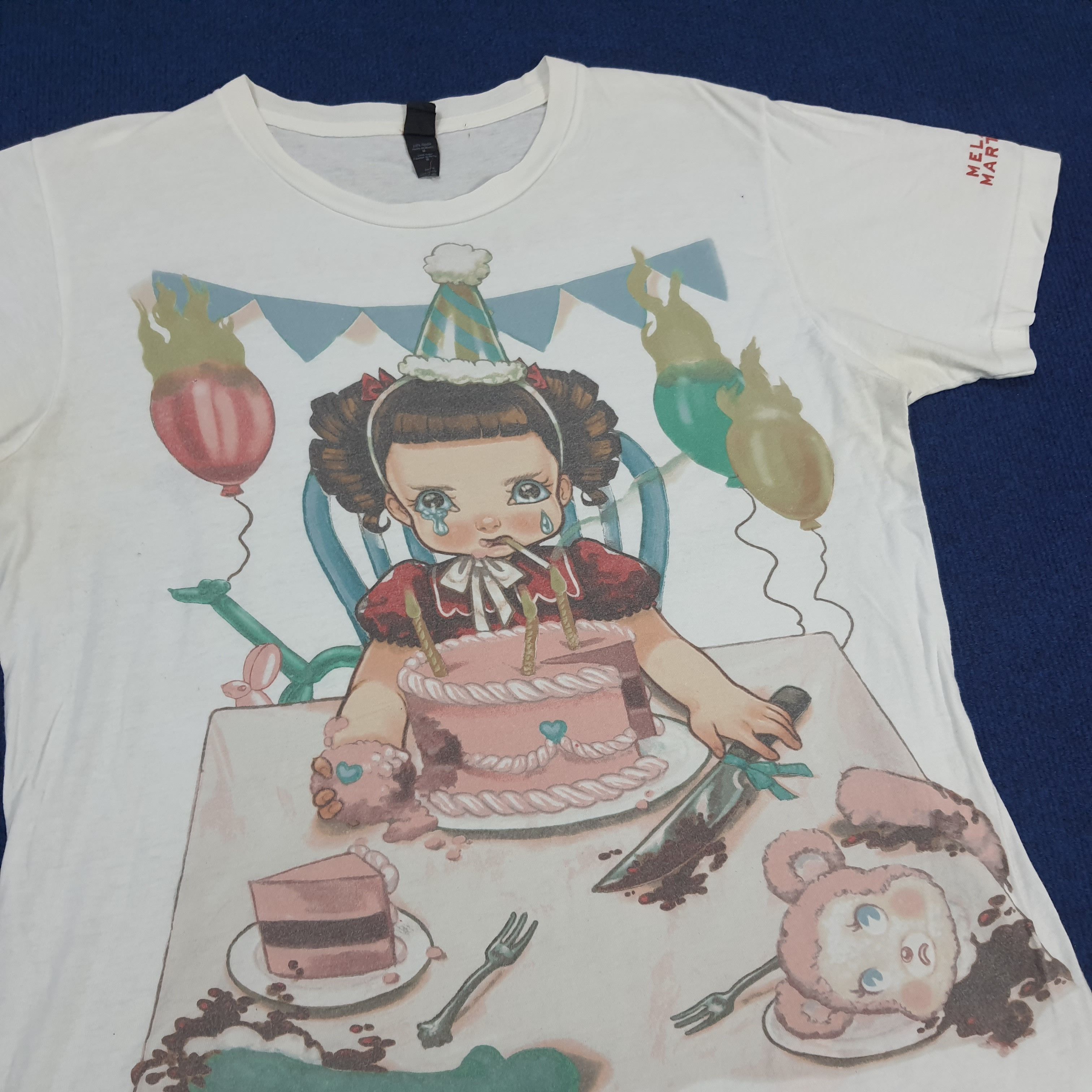 Band Tees × Tultex × Vintage Vintage Melanie Martinez Cry Baby Tour 2016 Tshirt Size US M / EU 48-50 / 2 - 2 Thumbnail