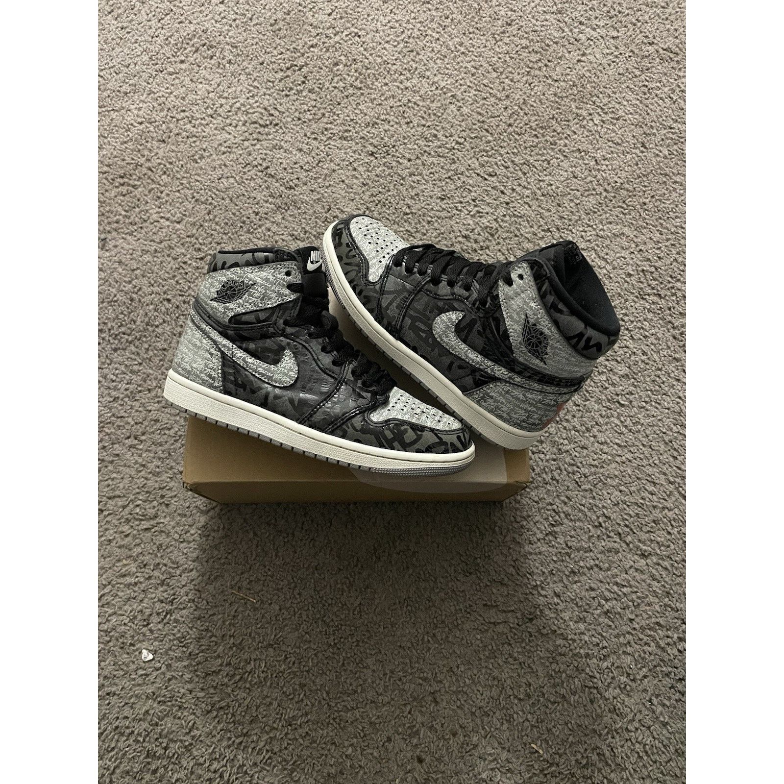 Nike Size 5y- Nike Jordan Retro 1 Rebellionaire Men’s Women’s 6.5 Size US 5 / EU 37 - 2 Thumbnail