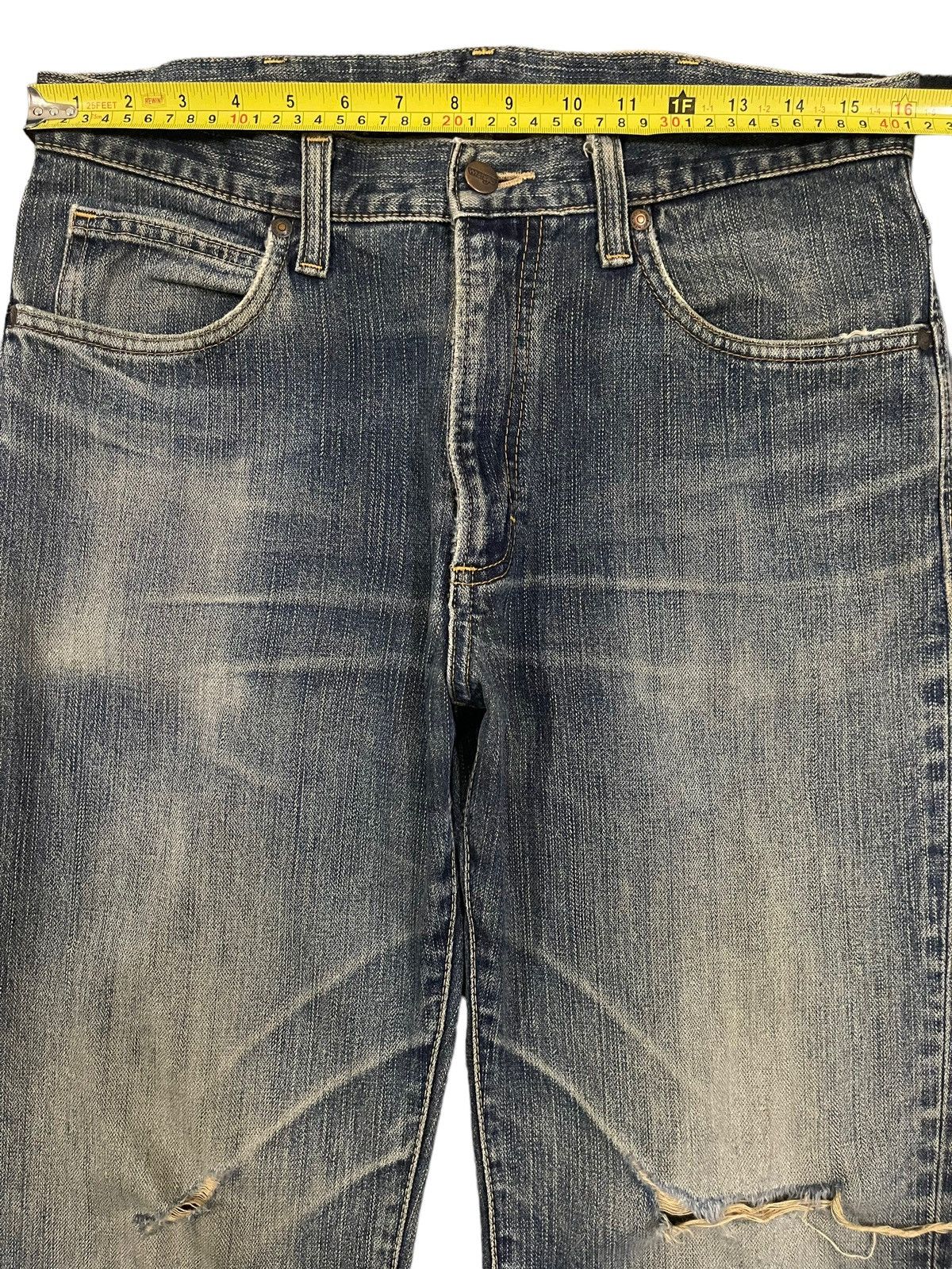 Wrangler Vintage 90s Wrangler Blue Wash Distress Style Baggy Jeans Size US 32 / EU 48 - 8 Thumbnail