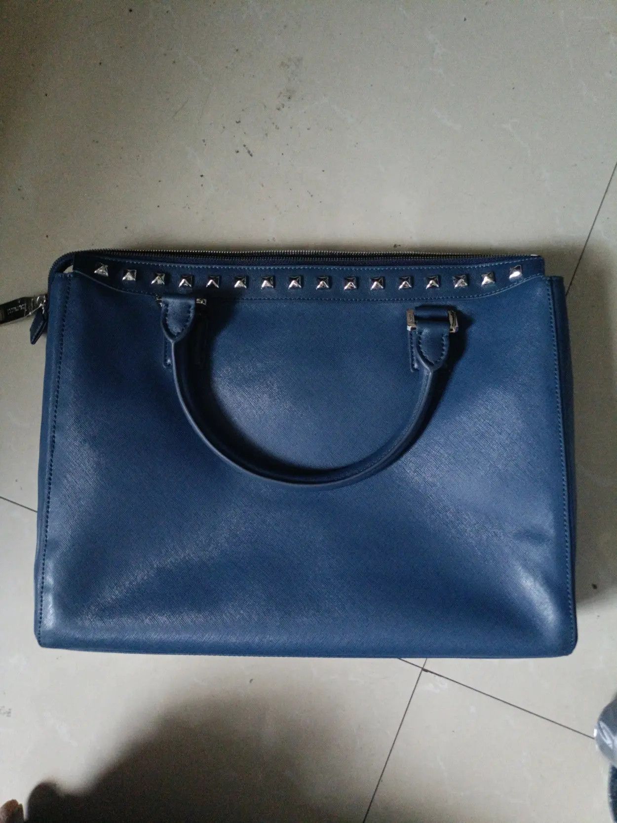 Other BNWT Isaratti rock stud saffiano leather bag Size ONE SIZE - 2 Thumbnail