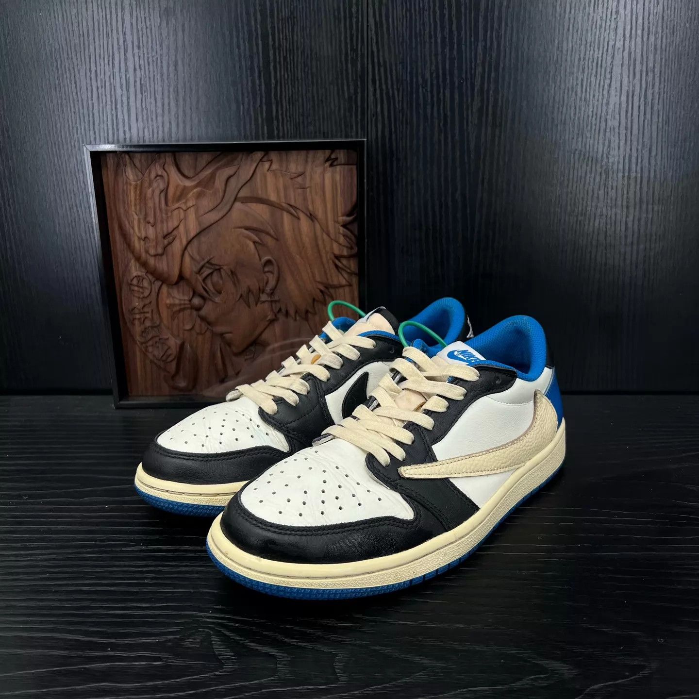Travis Scott Travis Scott x Air Jordan 1 Low 'Lightning Barb' Size US 7 / EU 40 - 1 Thumbnail