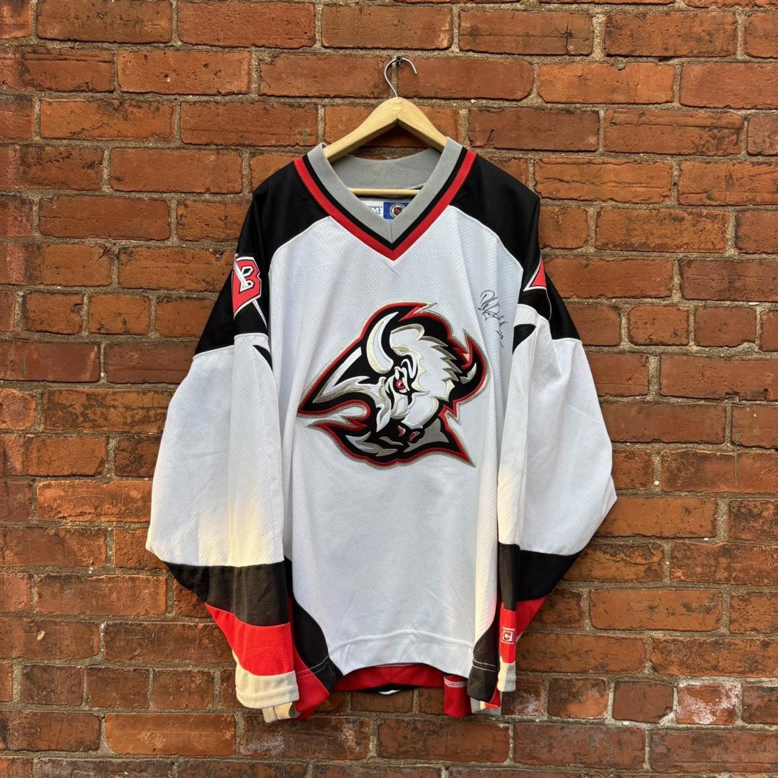 Other vintage Buffalo sabres dale hawerchuk autographed jersey 00s Size US XXL / EU 58 / 5 - 1 Thumbnail