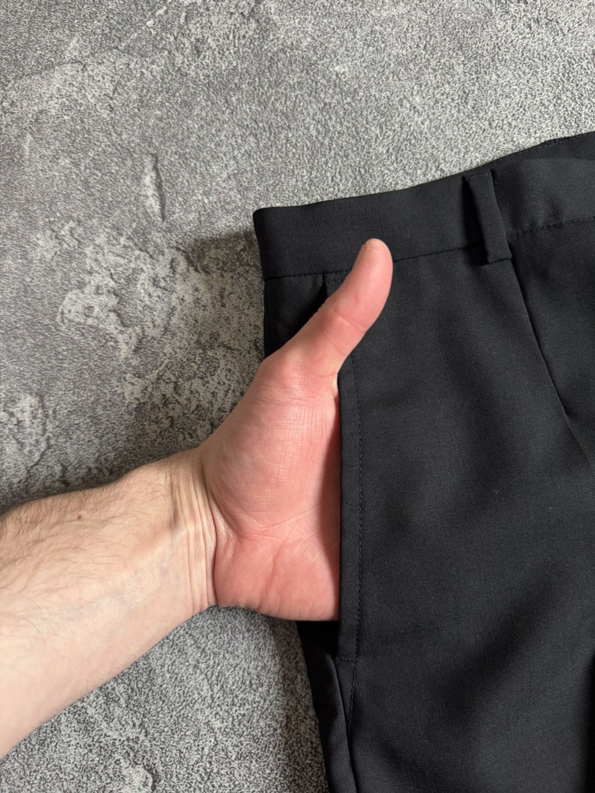 Designer × Hugo × Hugo Boss Hugo Boss IT44/US34R suit black blazer + pants trousers Size 34R - 24 Thumbnail