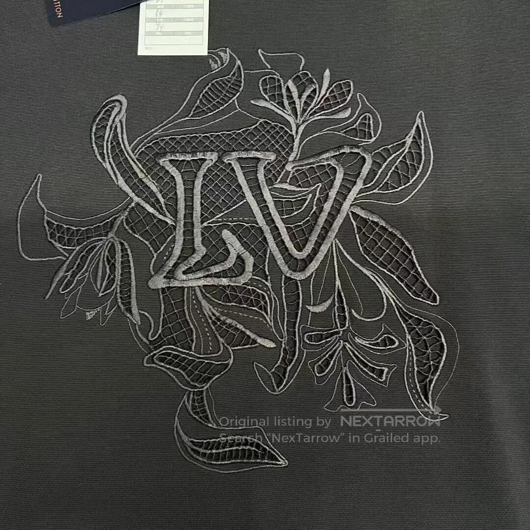 Louis Vuitton louis vuitton embroidered logo short sleeve tee. Size US XXL / EU 58 / 5 - 6 Thumbnail