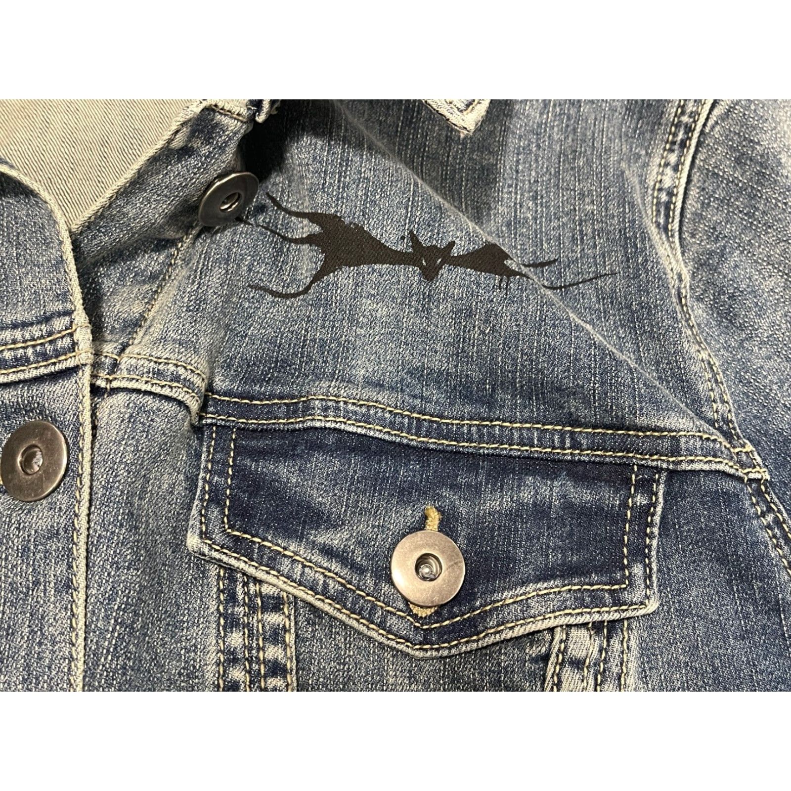 Disney Disney Nightmare Before Christmas Distressed Denim Jacket Women Regular Size 2 Blue Jacket Size XS / US 0-2 / IT 36-38 - 4 Thumbnail