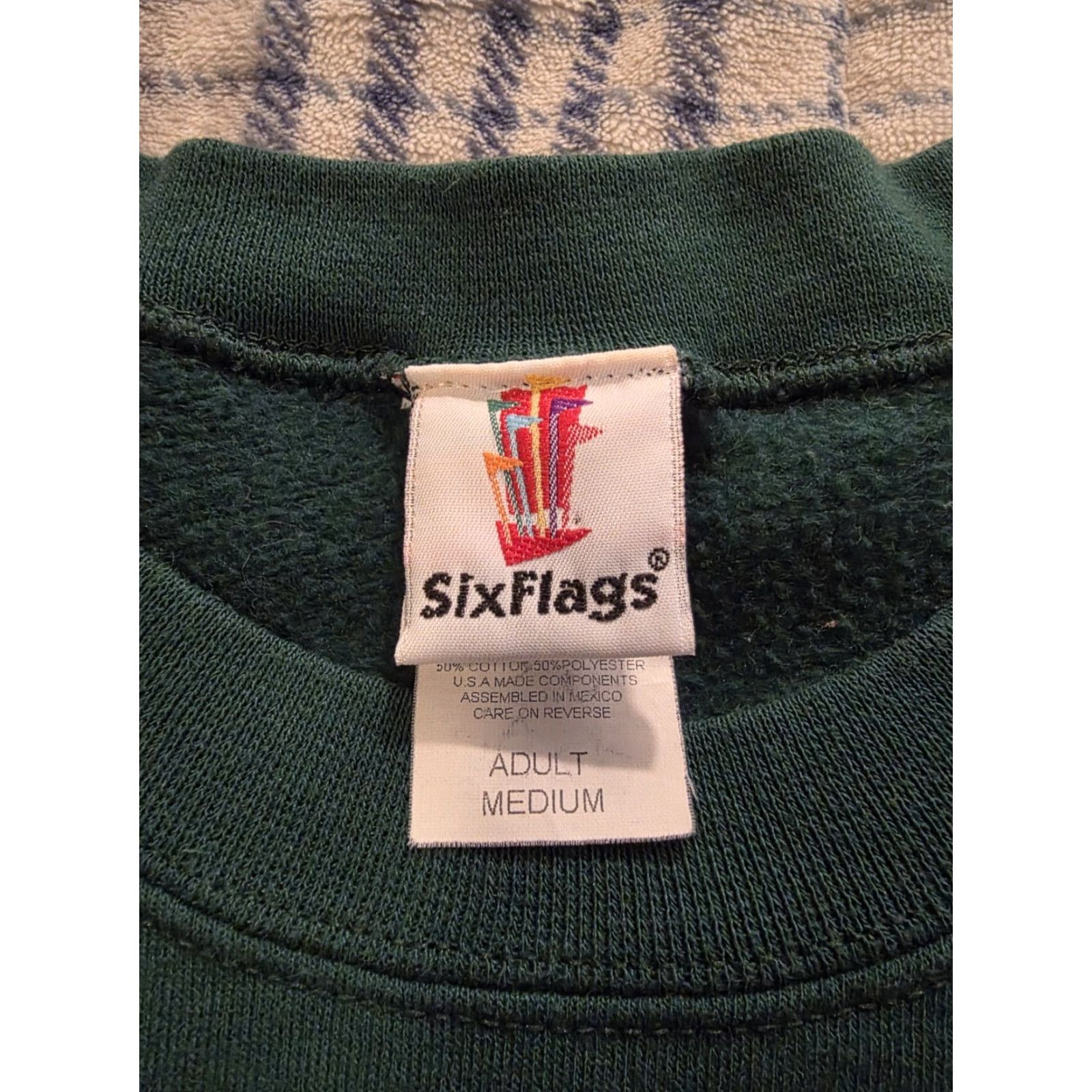 Vintage VINTAGE Six Flags Scooby-Doo Fleece Crewneck Sweatshirt Green Adult Size Medium Graphic Print 90s Cartoon Mens Size US M / EU 48-50 / 2 - 4 Thumbnail